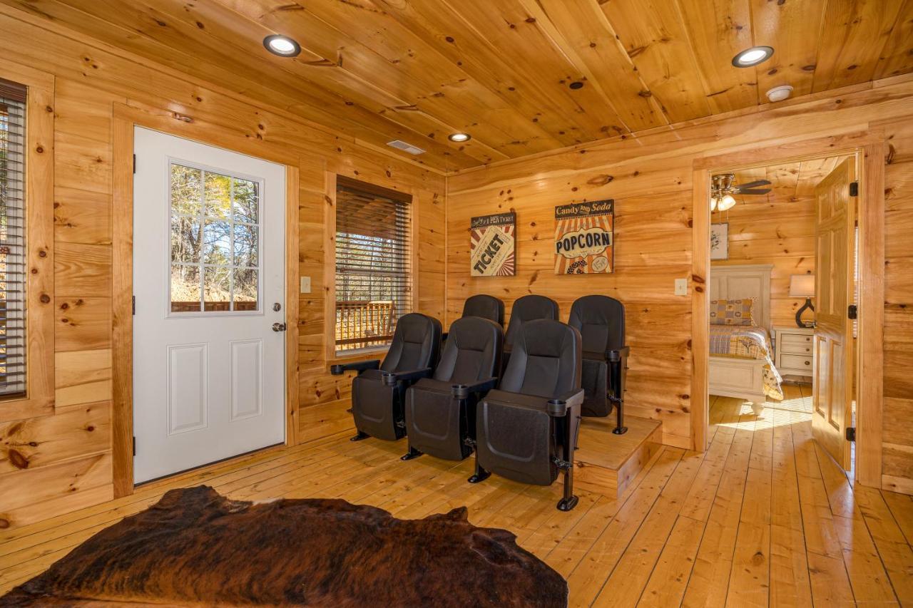 5Bd5B Escape Cabin With 2 Hottubs, Thtr &Game Rm,1Mi To The Parkway! 4Mi To Dollywood - Spring Deal Пиджен-Фордж Экстерьер фото