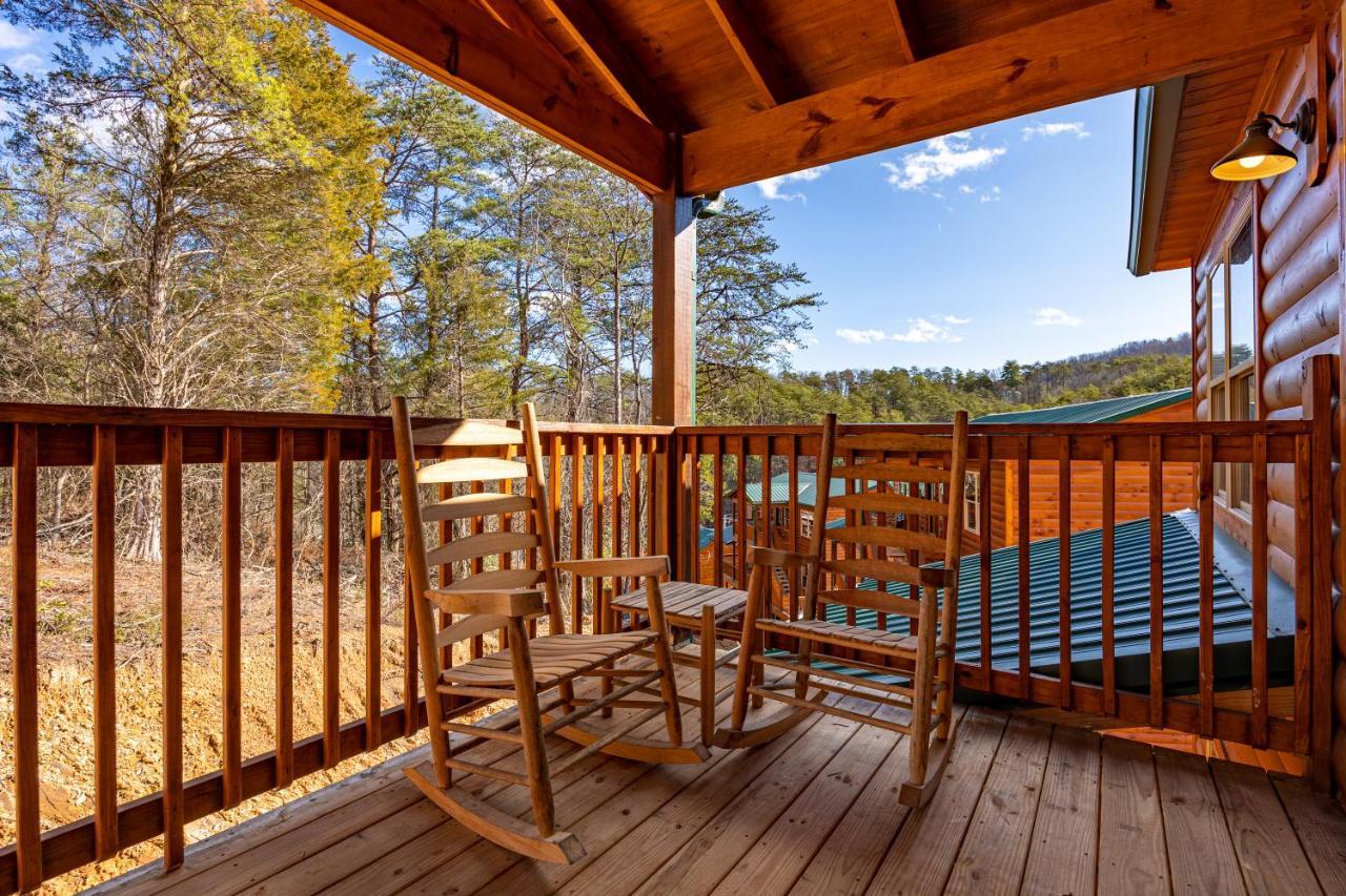 5Bd5B Escape Cabin With 2 Hottubs, Thtr &Game Rm,1Mi To The Parkway! 4Mi To Dollywood - Spring Deal Пиджен-Фордж Экстерьер фото