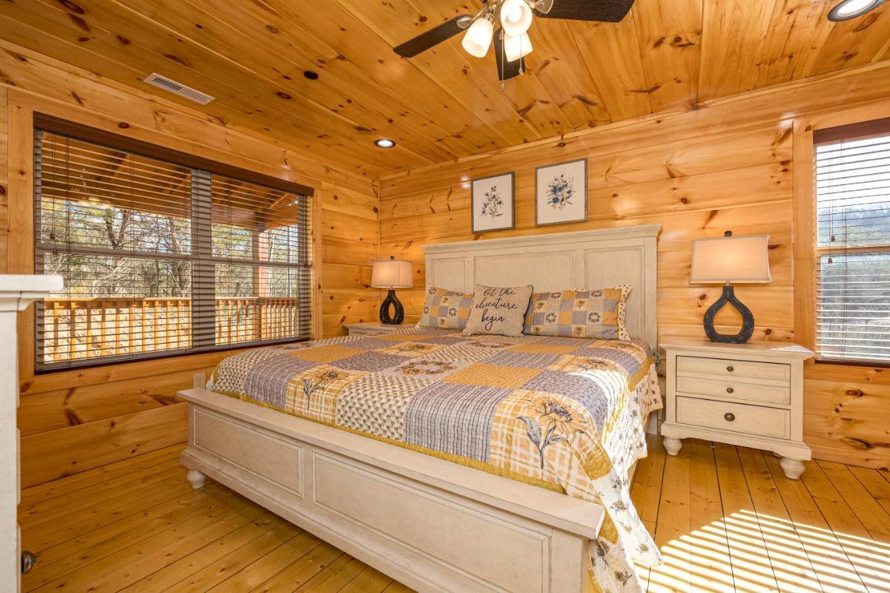 5Bd5B Escape Cabin With 2 Hottubs, Thtr &Game Rm,1Mi To The Parkway! 4Mi To Dollywood - Spring Deal Пиджен-Фордж Экстерьер фото