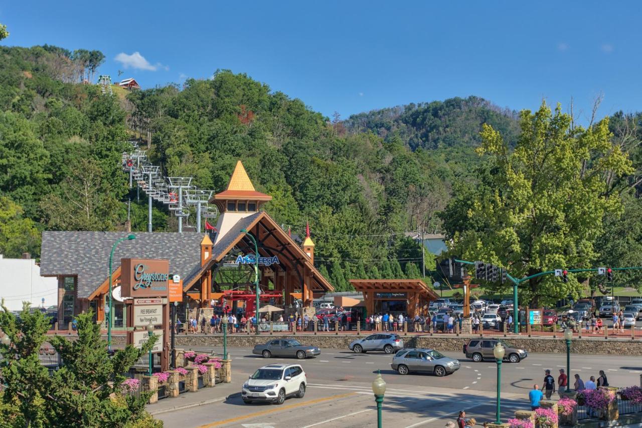 5Bd5B Escape Cabin With 2 Hottubs, Thtr &Game Rm,1Mi To The Parkway! 4Mi To Dollywood - Spring Deal Пиджен-Фордж Экстерьер фото